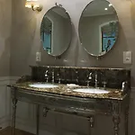 Le 3* بون