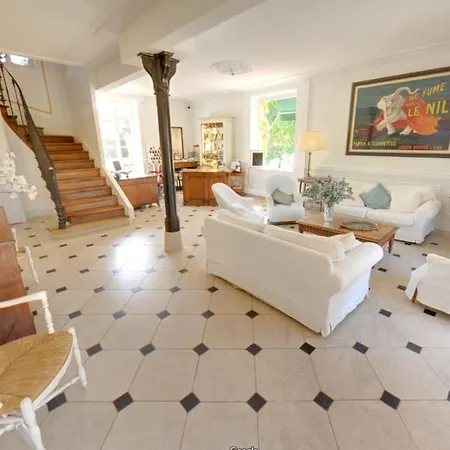 Le 3* Beaune (Cote d'Or)