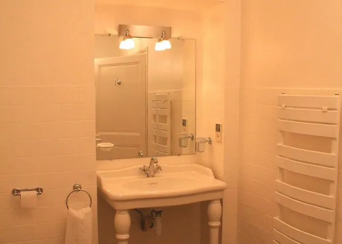 Le 3* Beaune (Cote d'Or)