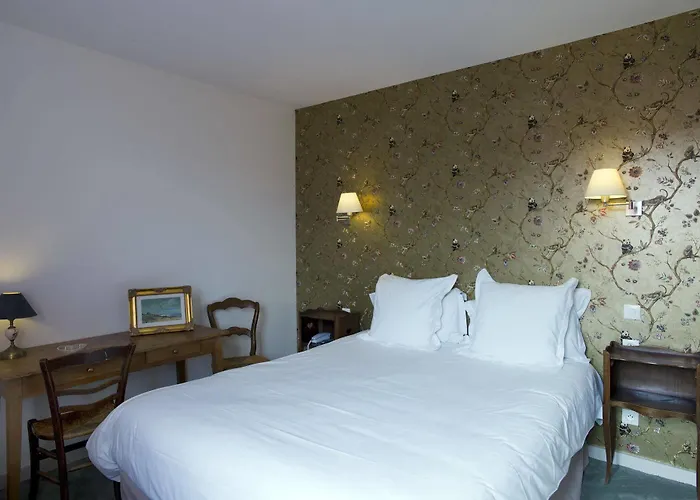 Le Beaune (Cote d'Or)